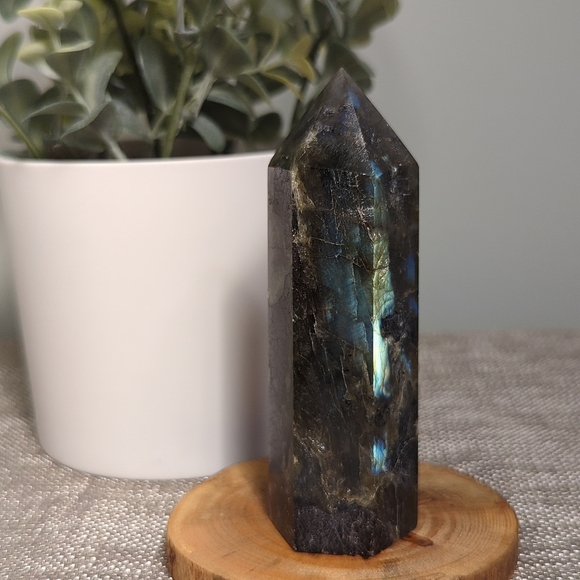 Labradorite Tower - Picture 3 of 8
